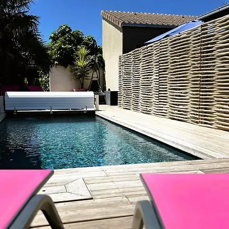 Holiday home Maison Des Sables Piscine Chauffee 2 100m Des Plages Angoulins